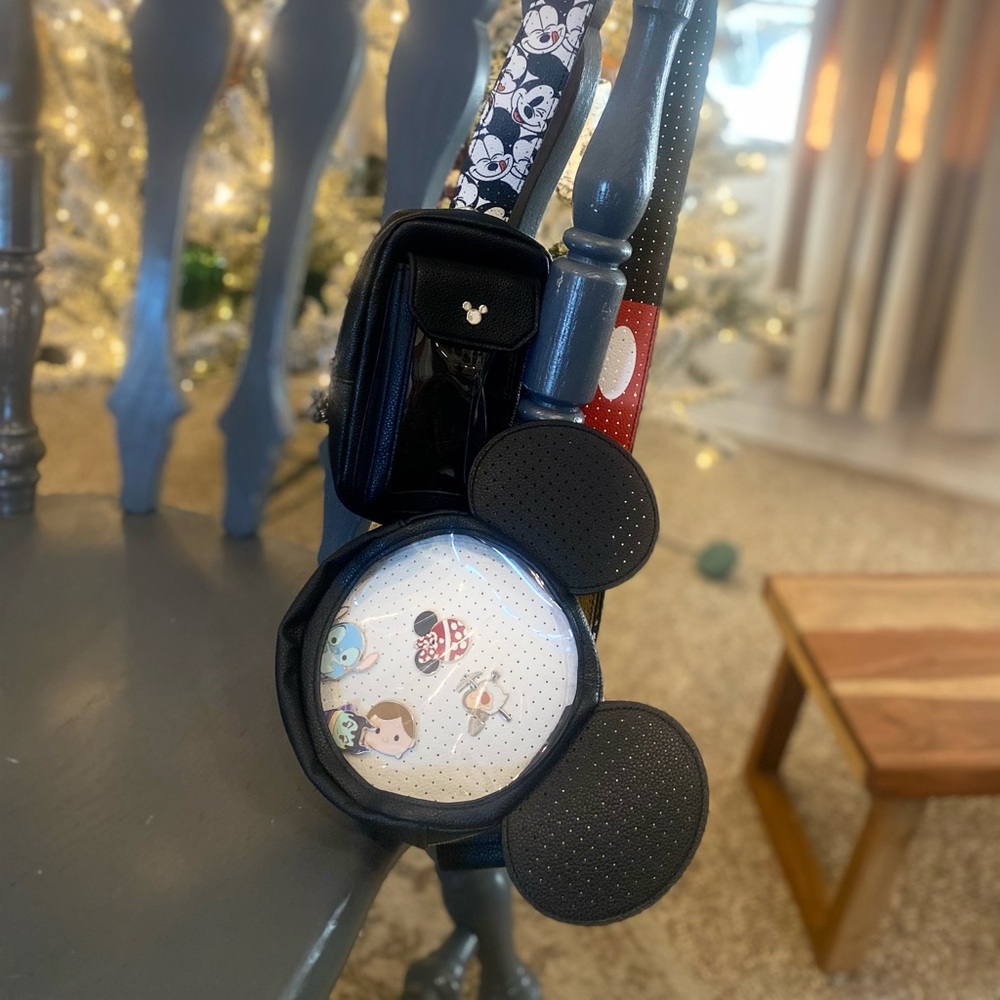 Disney Mickey icon pin trading bag